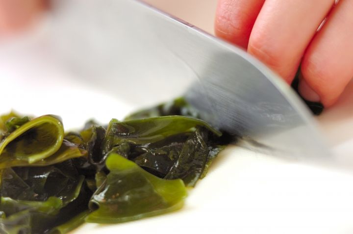 ワカメスープの下準備1