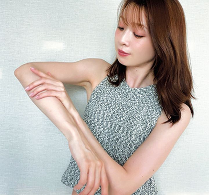 CLARINSのリニュープラス ボディ セラム