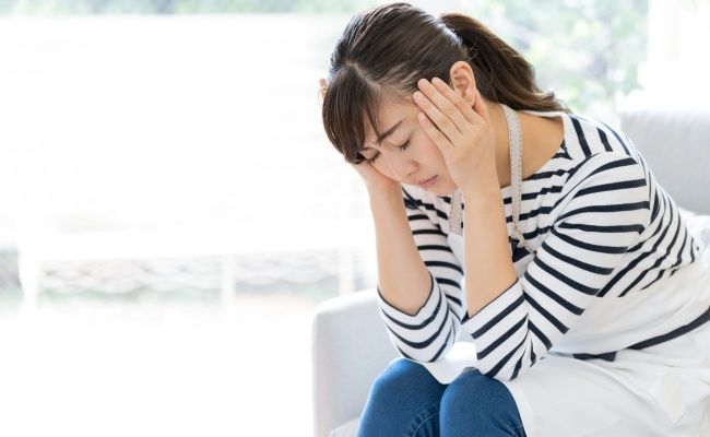ストレスを抱える女性