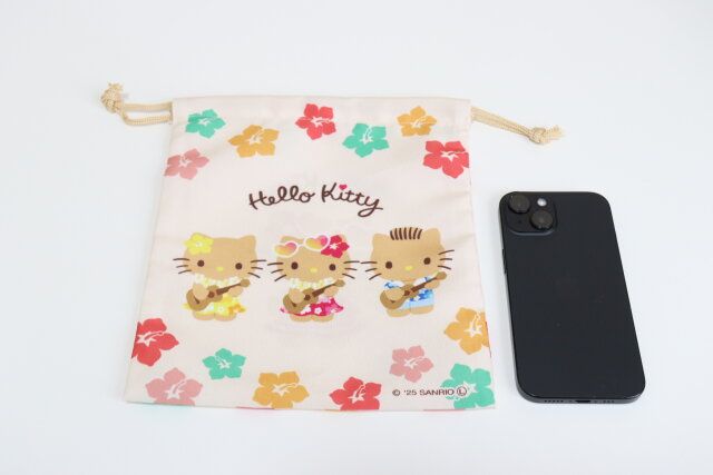 ダイソー ハローキティ 巾着 サイズ スマホ