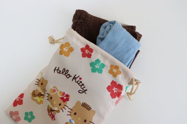 ダイソー ハローキティ 巾着 使用例 下着 靴下