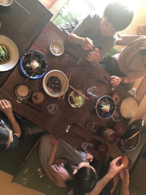 日本に帰国中、千葉県の古民家でオフ会を開催。世界中から夫婦・親子が集まり、まるで一気に大家族になったよう【日登美のタベコト in Berlin・105】の画像2