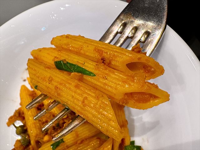 Penne Rigate with Whisky Octopus Ragù(ペンネリガーテ ウイスキー 蛸のラグーソース 絡まる風土を樽に込めて)試食２