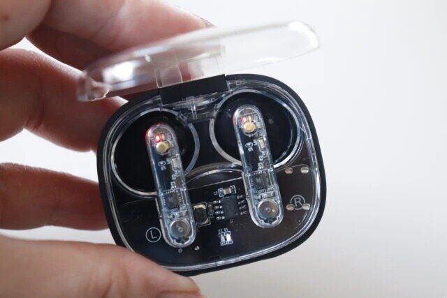 ダイソーのお洒落な完全ワイヤレスイヤホン