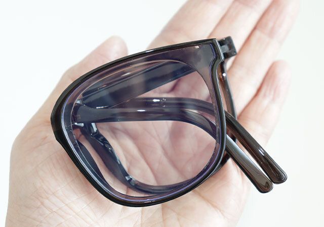 宝島社のモノマックス9月号増刊付録のグリップスワニーの調光サングラス4