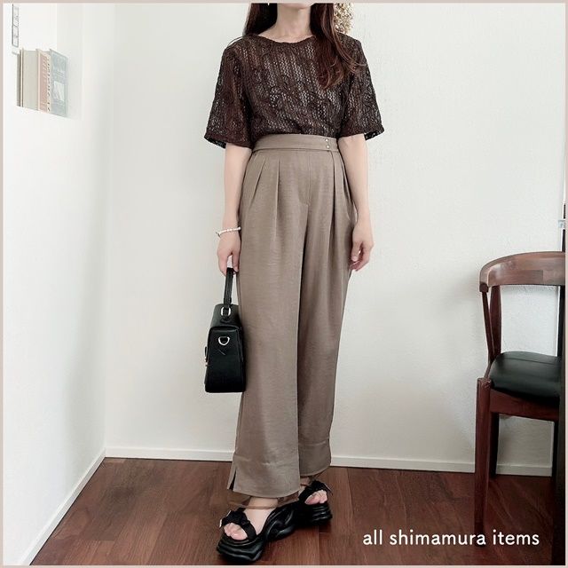 しまむらのブラウンの「コードレースTシャツ」