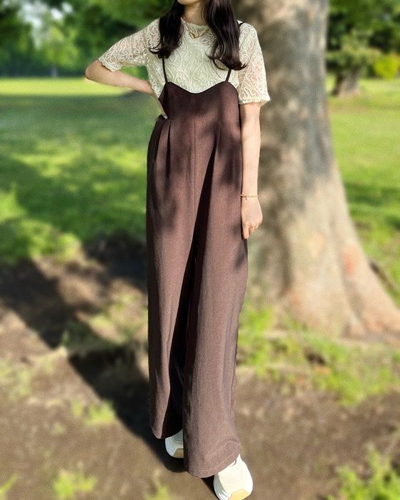 しまむらのホワイトの「コードレースTシャツ」