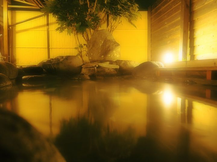 夜に温泉に入るときの注意点は？（画像はイメージ）