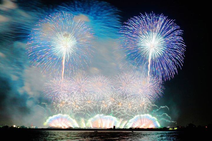 花火大会のイメージ
