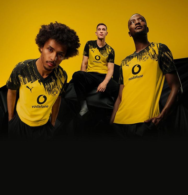 ドイツ強豪が“超ダイナミック”なユニフォームを発表！胸に「懐かしの携帯電話会社」ロゴ登場