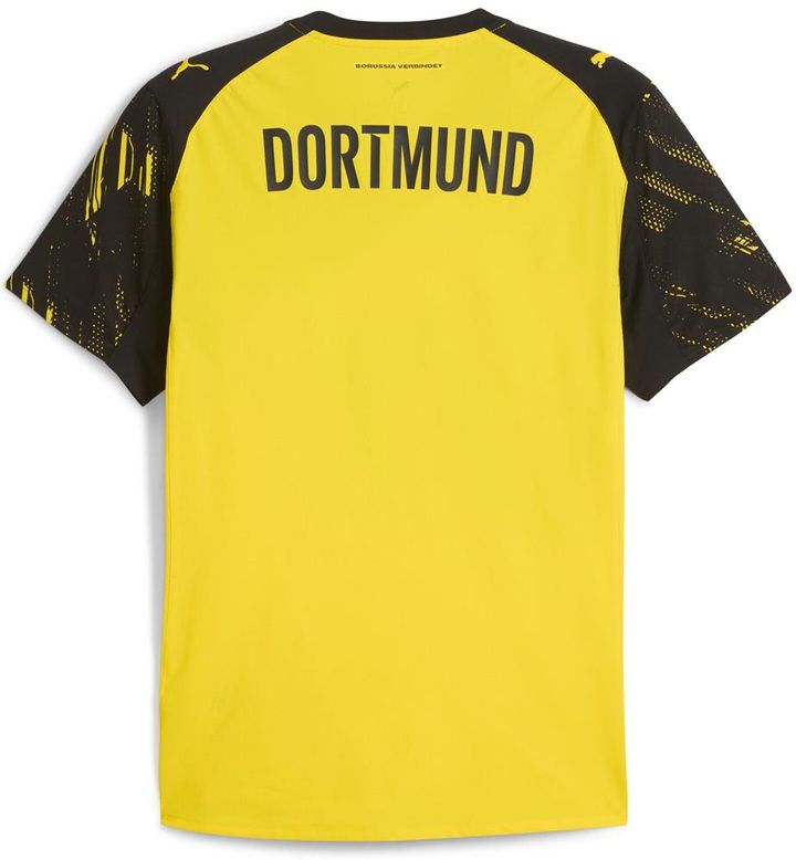 ドイツ強豪が“超ダイナミック”なユニフォームを発表！胸に「懐かしの携帯電話会社」ロゴ登場