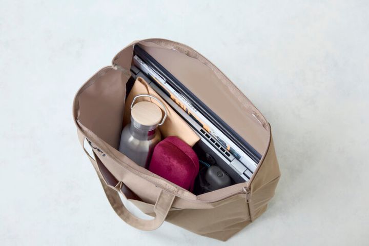 大容量の週能力。GLOW10月号通常号付録。キャプテンスタッグ×ミッキートート