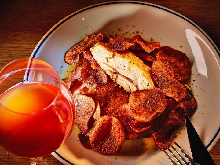 外苑前『gnudi』の「大山鶏のオーブン焼きとポテチ」