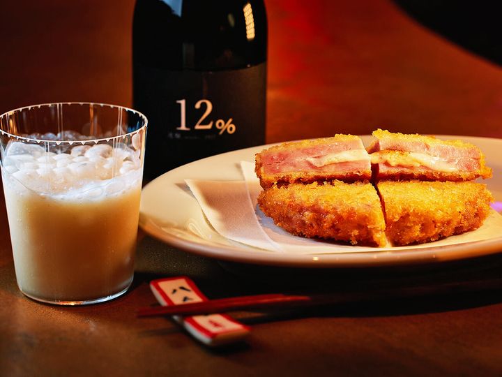 広尾『EUREKA！』の「ブルーチーズのハムカツ」、「nondo どぶろく速醸生」