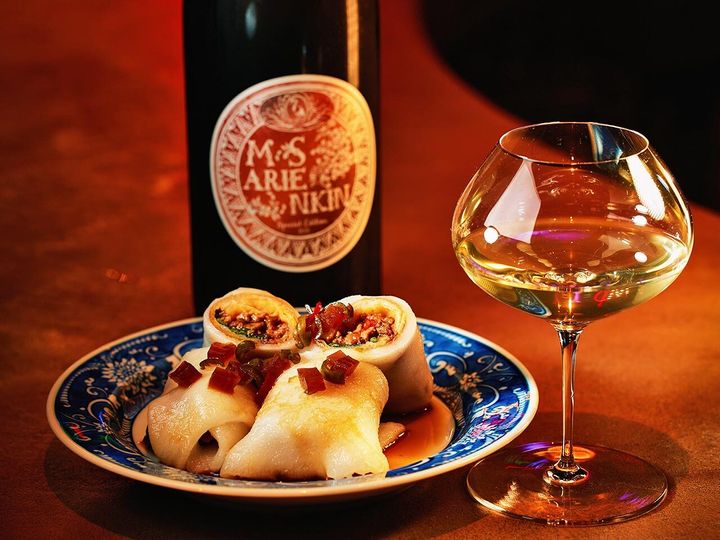 広尾『EUREKA！』の「ラム肉とパクチーのもち春巻き」、「仙禽 アンダルサイト」