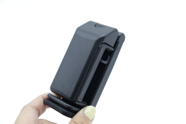 どこでも挟めるトラベルスマホホルダー