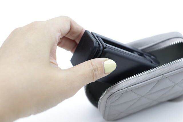 どこでも挟めるトラベルスマホホルダー コンパクト