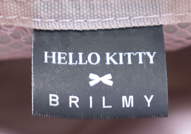 裏地とロゴタグ