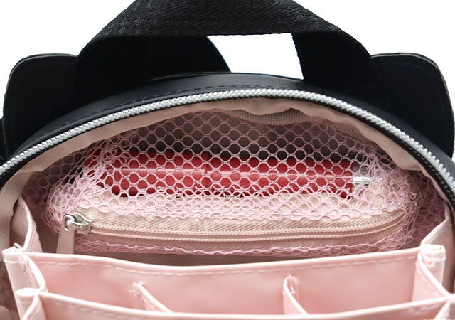 顔裏側のマチがあるメッシュポケット