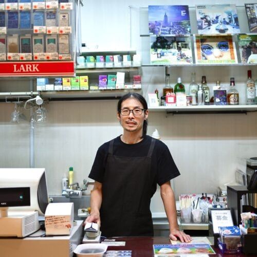 コンビニなのにレコードがバカ売れ中？ 浜町で話題の“レコードコンビニ”が世界中から注目されるワケ