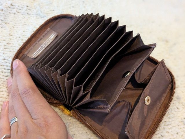 クレパス柄ミニ財布