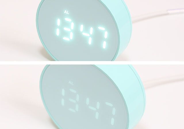 ダイソー LEDデジタル時計（ラウンド、カラーアソート） 明るさ調整