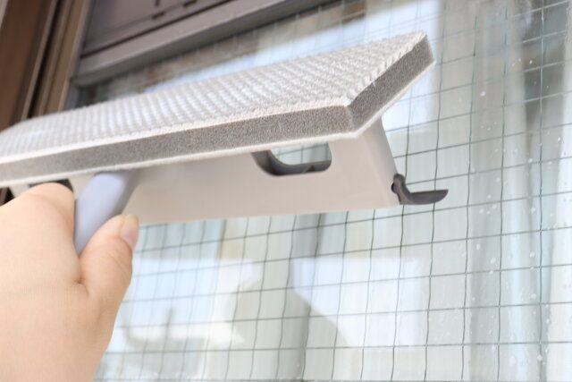 窓・網戸クリーナー（落ち落ちV） ワイパー