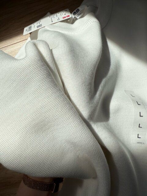 ほどよいハリ感があり、シルエットがきれいに出る編み地