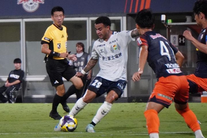 FWカルリーニョス・ジュニオが「頭でもゴールを決められる」と決勝点！J2ジェフユナイテッド千葉が国立の借りを返す