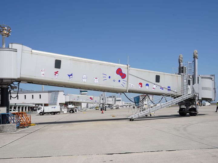 旅客搭乗橋外側