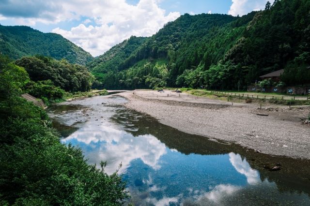 夏キャンプの神アイテム！”6分”で氷ができる即席製氷機が衝撃的すぎた！