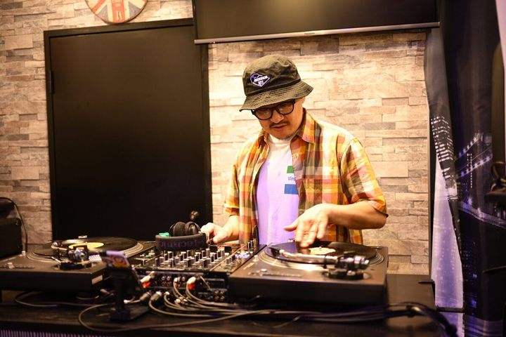 レコードDJ教室で講師を務めてくれたDJ TAKASHItさん