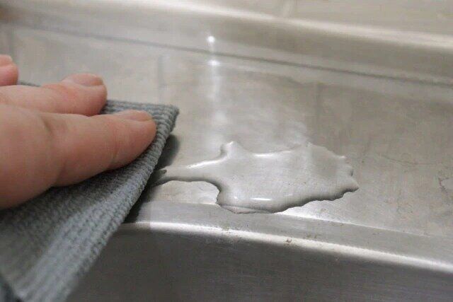 セリアの便利な吸水しながら汚れを落とすPVAマイクロファイバークロス