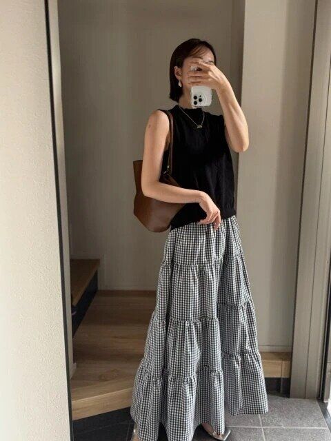 2025gu夏女性おすすめティアードマキシスカートお手本コーデ