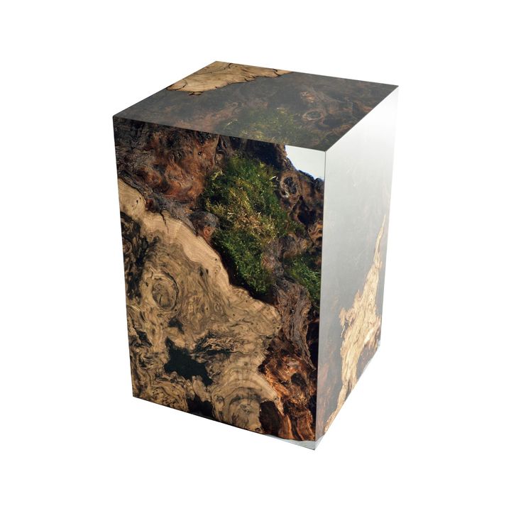 「STUMP Stool」 ￥858,000／ALCAROL（シボネ）