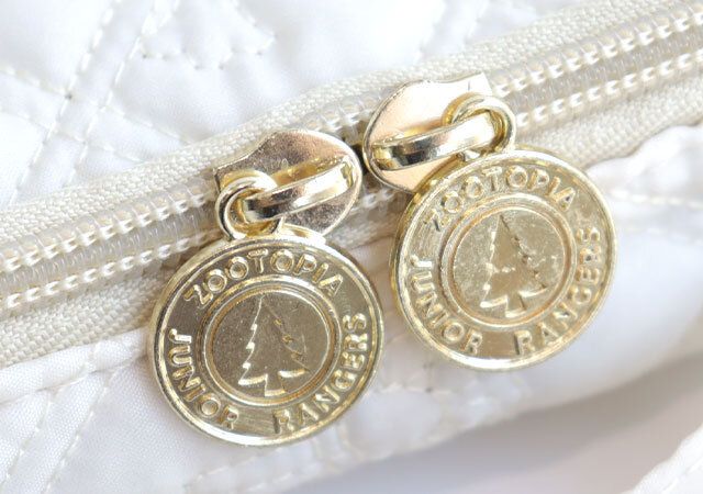 ズートピアニックキルティングポーチエンブレム