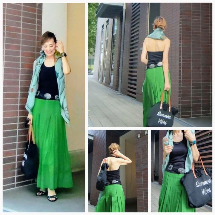 ブラトップ／ユニクロ、 スカート／ピスタ 、ストール／ユナイテッドアローズ 、ベルト／SHEIN