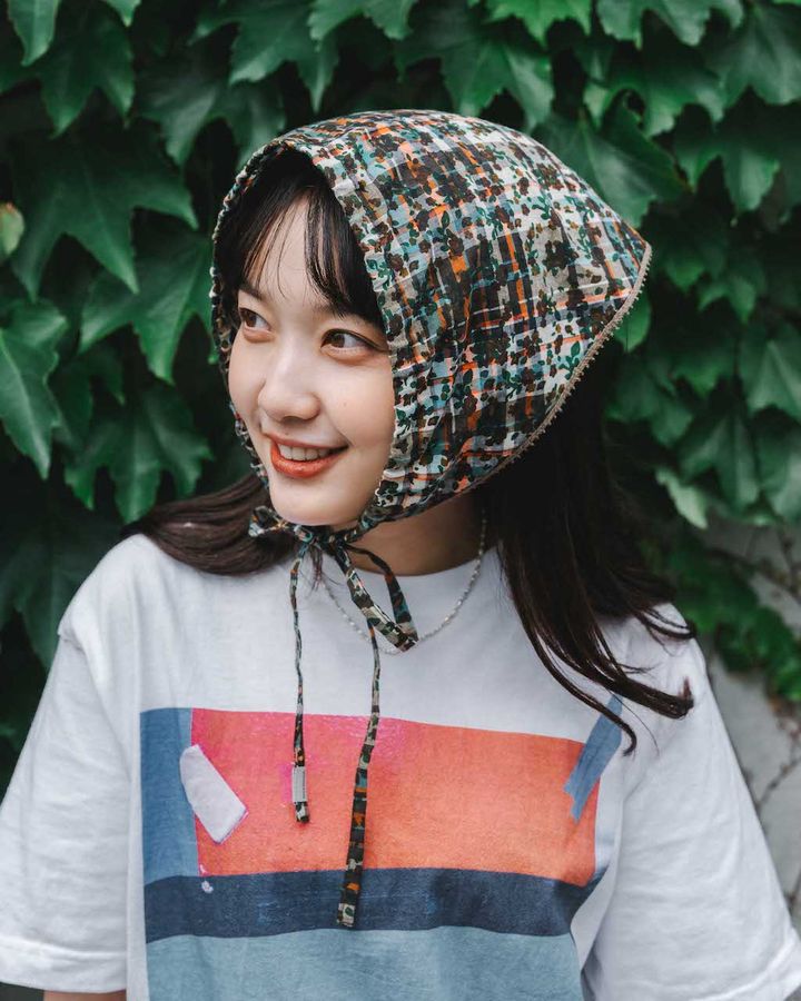 真夏の“ヘッドアクセ”のお手本スタイル5選。個性を発揮するアイテムを有効に使って【TOKYO SNAP】