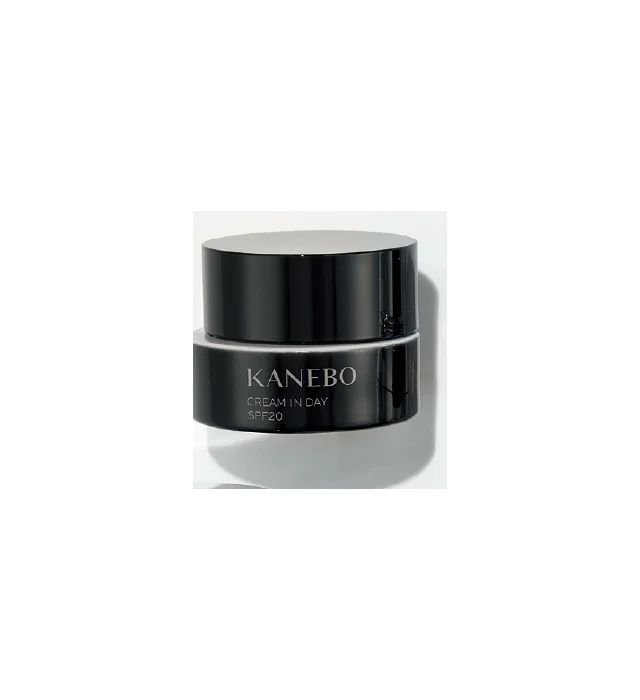 鈴木えみ愛用スキンケア カネボウ クリーム イン デイ