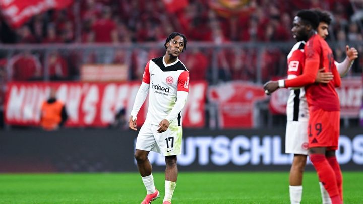 日本代表10番と新コンビ結成のワイ、テストマッチでアベック弾。なお試合は非公開