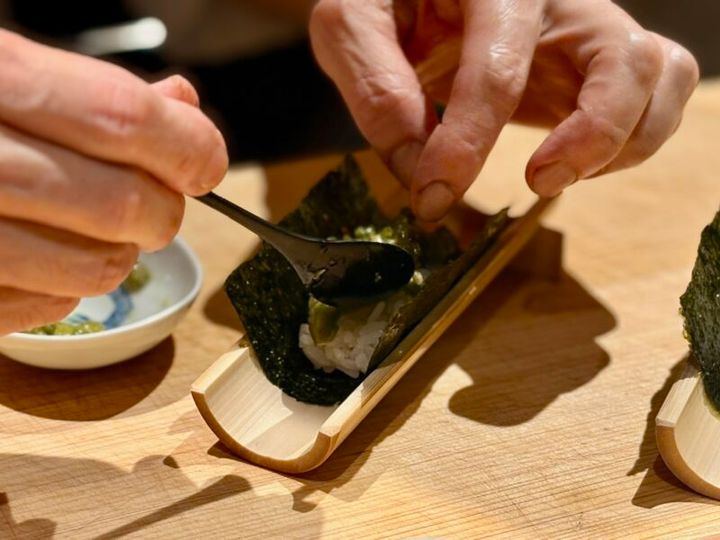 築地玉寿司 ささしぐれ「地獄のわさび挟み巻」