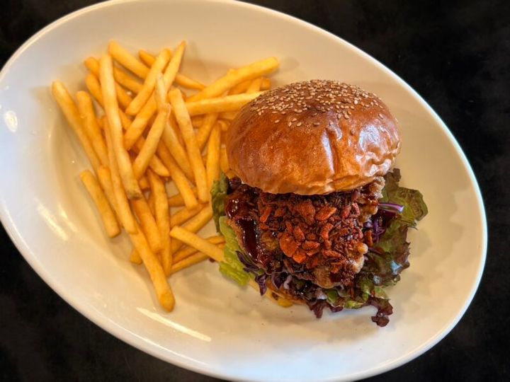 ゴールデンブラウン「キングオブスパイシーチキンバーガー」