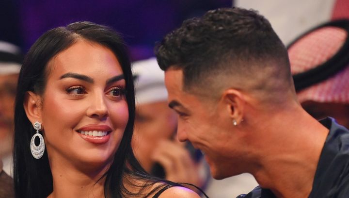 40歳C・ロナウド、ついに結婚か！長年のパートナーが『8億円超の結婚指輪』で意味深投稿