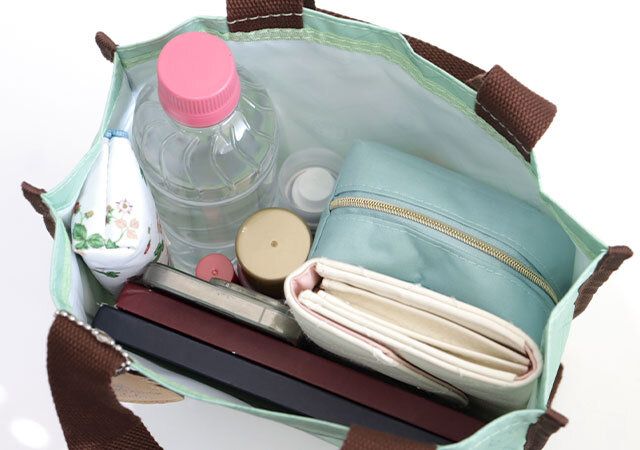 ホノルルクッキーキティトートバッグペットボトル入る