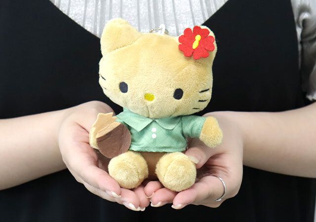 ホノルルクッキー日焼けキティぬいぐるみチャーム大きめサイズ