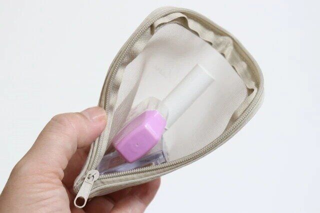 セリアの小さいメイクお直しポーチ スリム