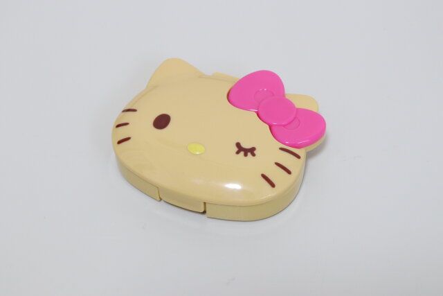 つけまつげケース 日焼けキティ