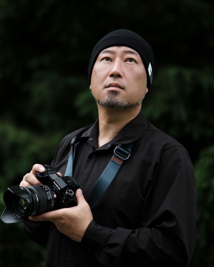 ネイチャーフォトグラファー 柏倉陽介。主要な国際写真賞に数多く入賞し、作品はスミソニアン自然史博物館、ロンドン自然史博物館、国連気候変動枠組条約締約国会議に展示されている。