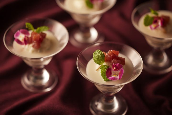 梨のヴィシソワーズスープ カッテージチーズ添え