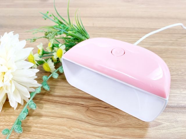 ジェルネイルのLEDライト